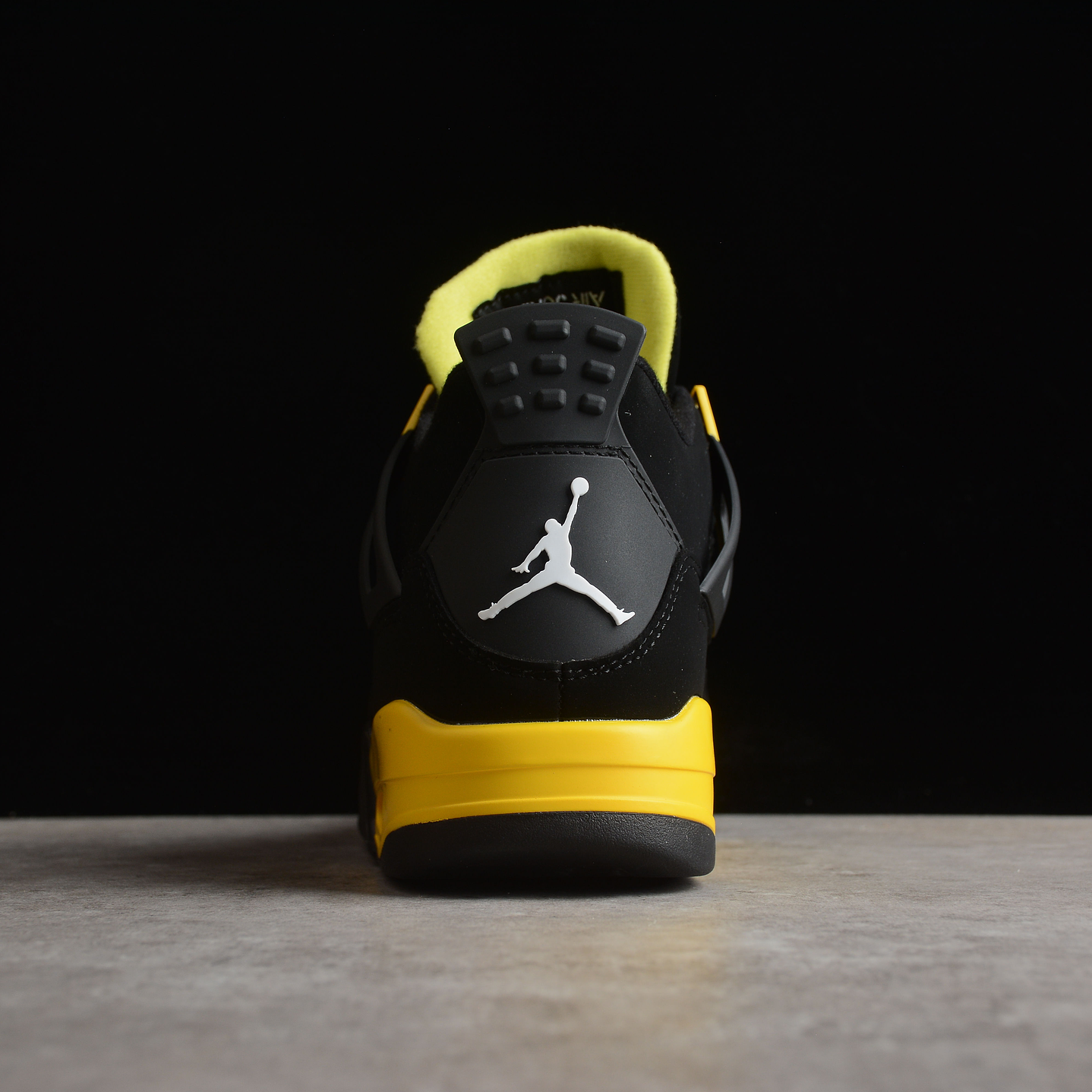 Jordan Retro 4 Thunder 4