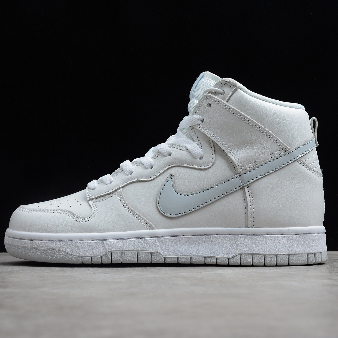 Dunk High Pure Platinum 1