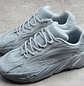 Yeezy 700 V2 Hospital Blue - Miniatura 5