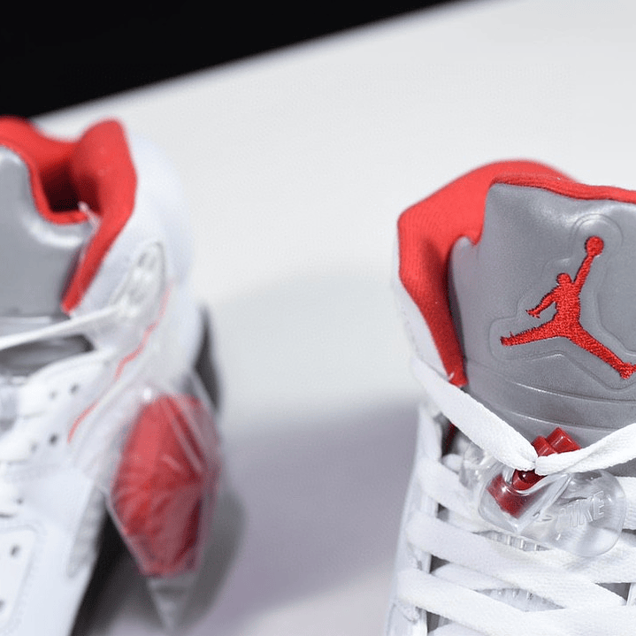 Jordan 5 Retro Fire Red Silver Tongue (2020) 6