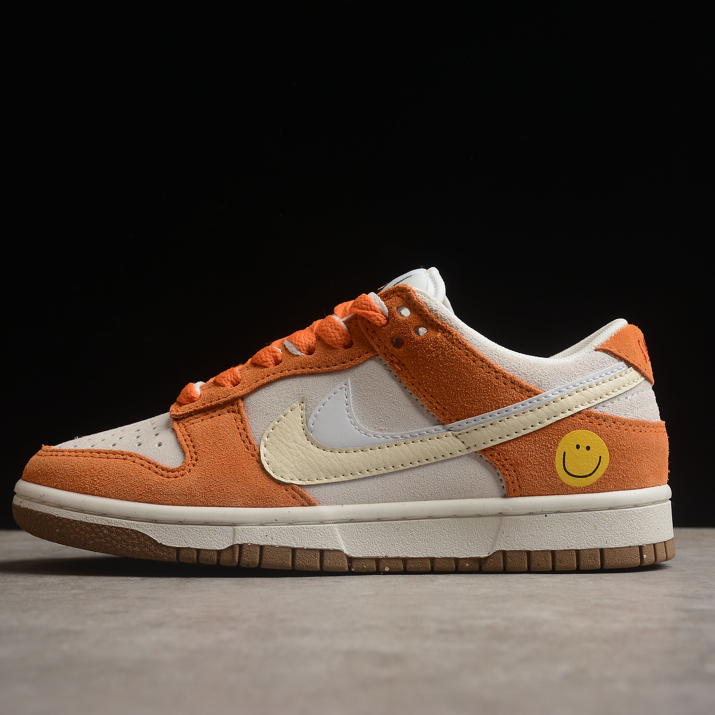 Dunk Low Orange Smile 1