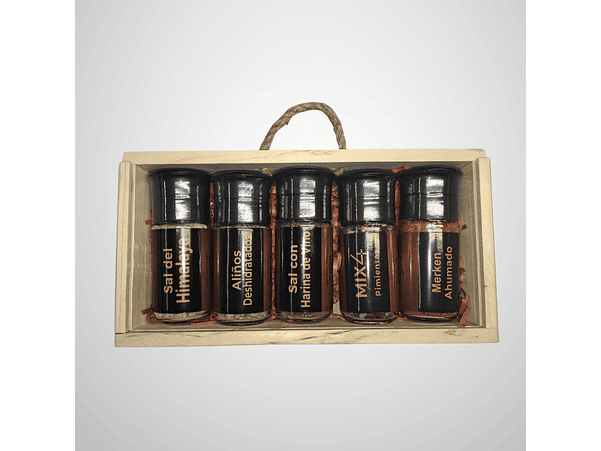 Caja de madera con aliños parrilleros 1