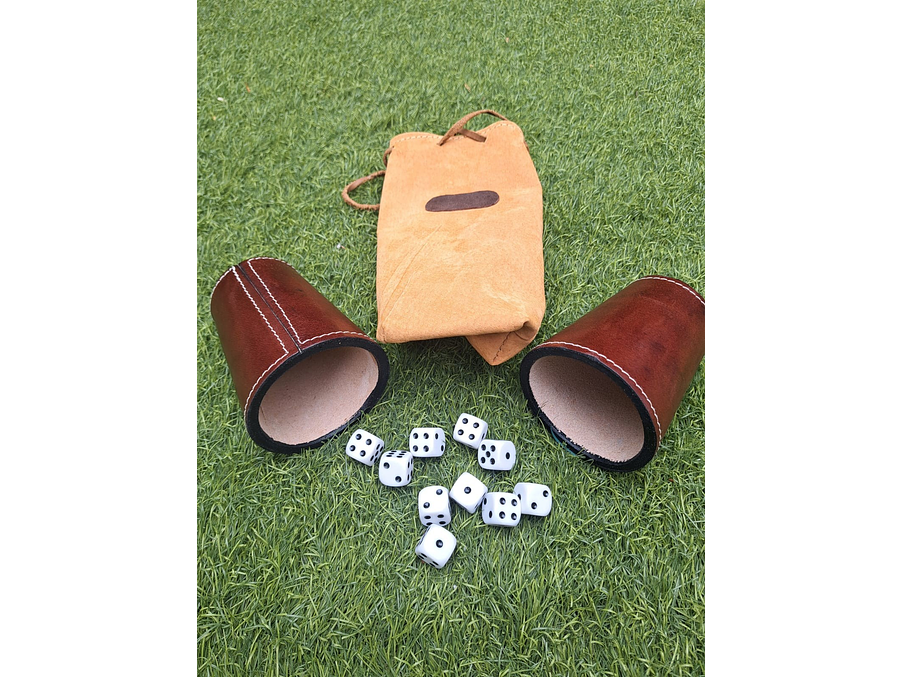 Juegos de 2 cachos. con bolso y 10 dados 1