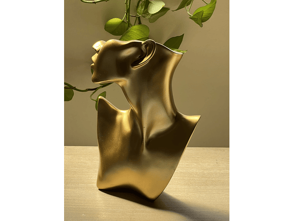 Figura Torso Dorado 1
