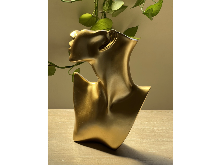 Figura Torso Dorado 1