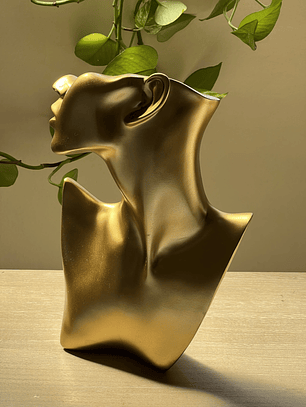 Figura Torso Dorado