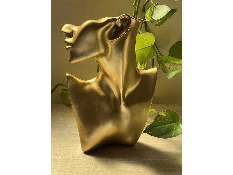 Figura Torso Dorado 2