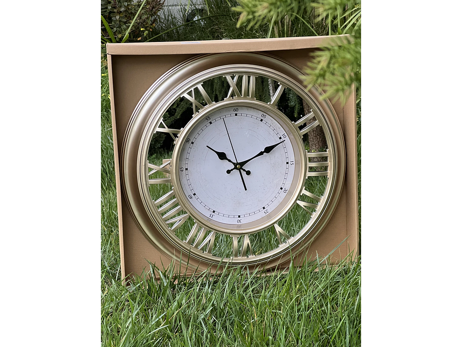 Reloj Dorado 50x50 cm: Elegancia Silenciosa 3