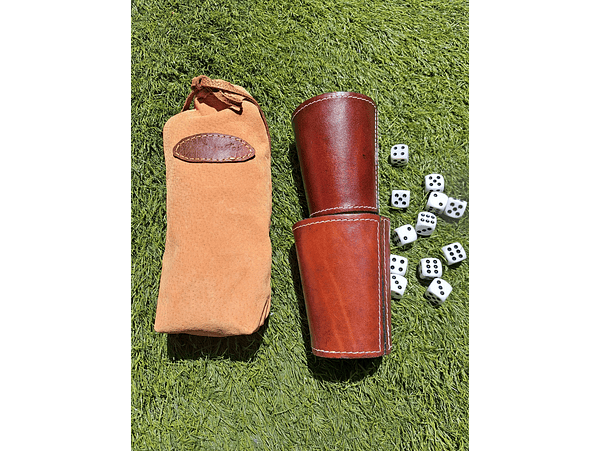 Juegos de 2 cachos. con bolso y 10 dados 2