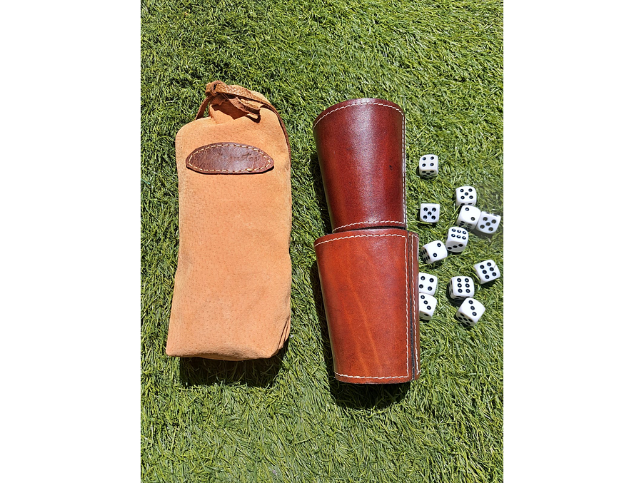 Juegos de 2 cachos. con bolso y 10 dados 2