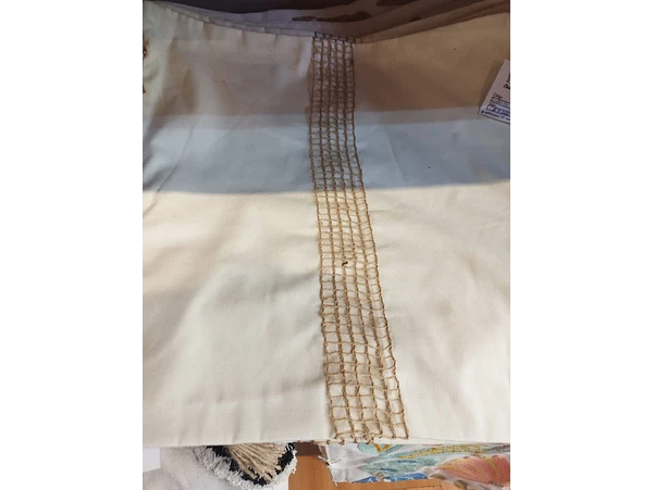 Funda beige c/yute al medio y bordes 1