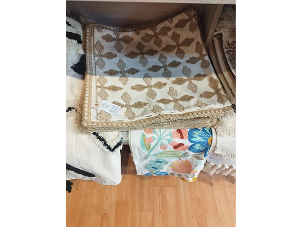 Funda beige cuadrícula al medio yute 1