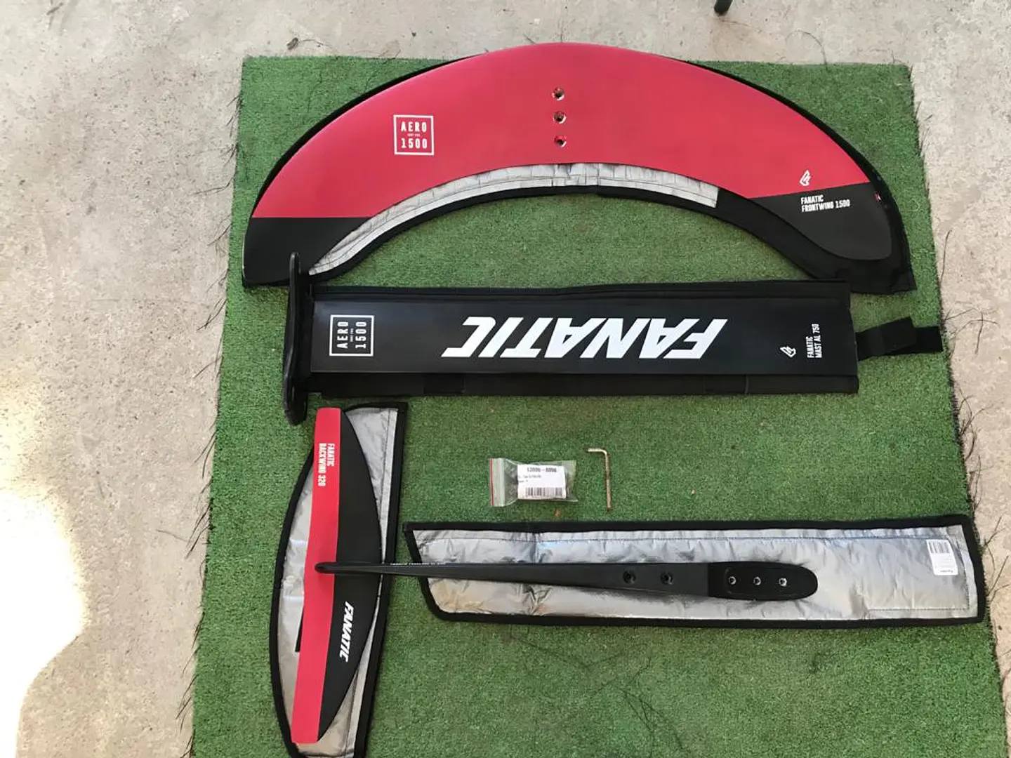 FOIL FANATIC + TABLA SURFERA 12
