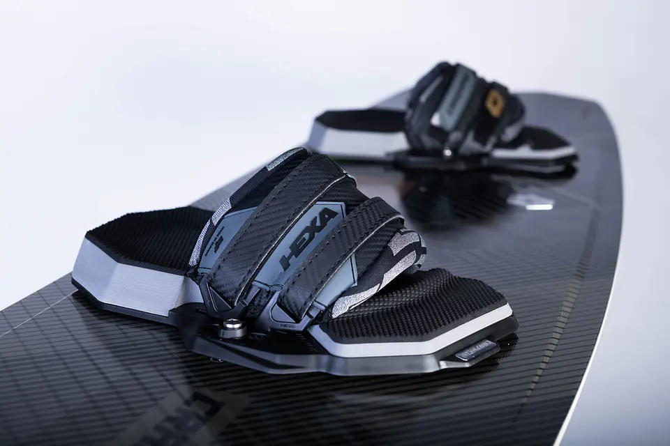 CRAZYFLY RAPTOR LTD<br><p><strike>$ 905.000</strike> 2