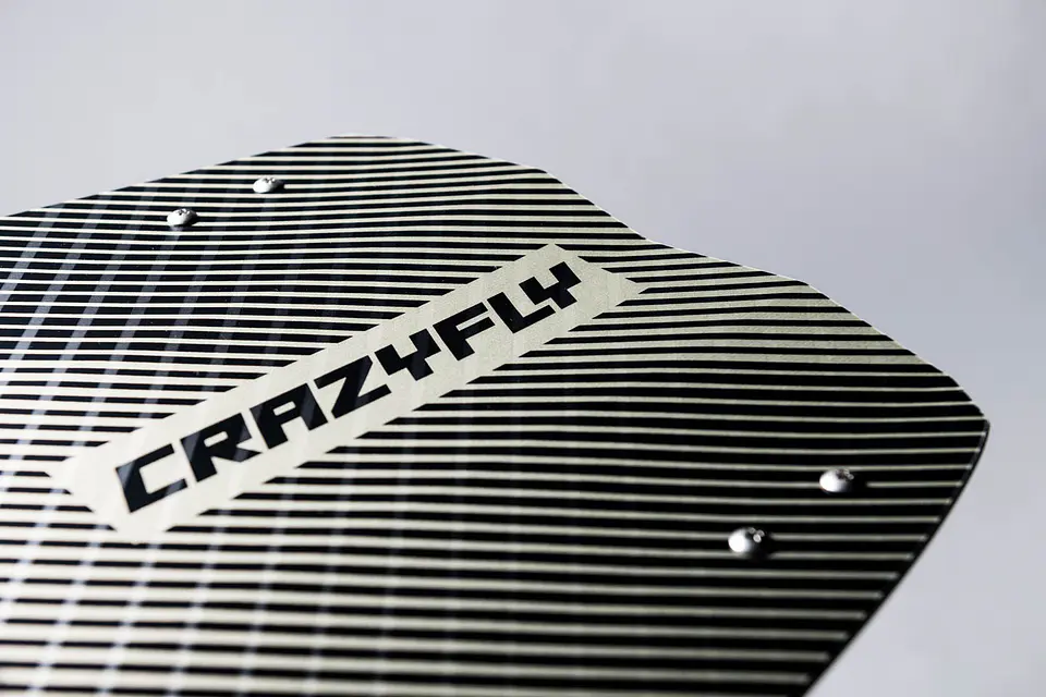 CRAZYFLY RAPTOR LTD<br><p><strike>$ 905.000</strike> 5
