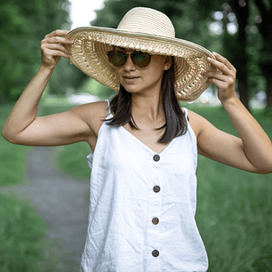 White daily big hat