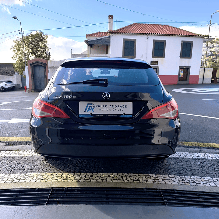 MERCEDES-BENZ CLA 180D URBAN 6