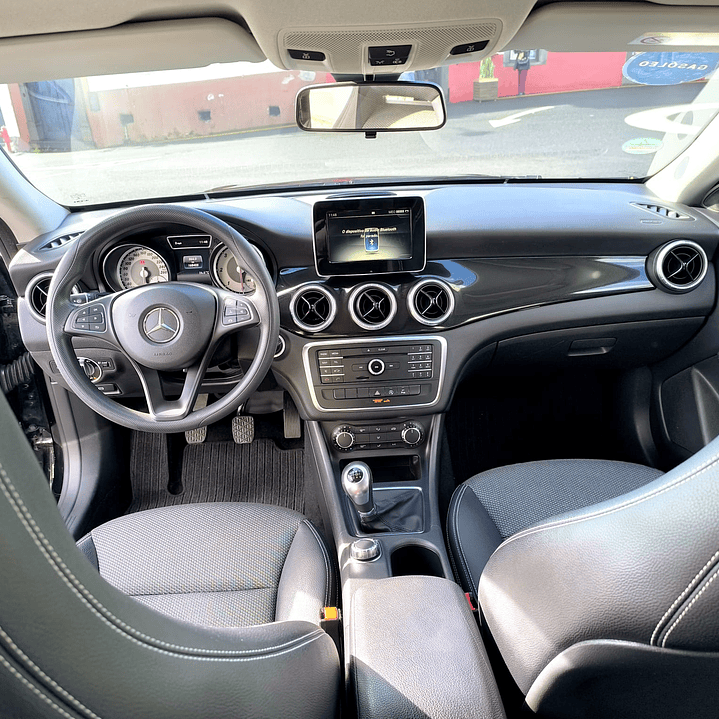 MERCEDES-BENZ CLA 180D URBAN 10