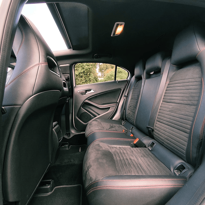 MERCEDES-BENZ A 200D AMG PACK NIGHT 9