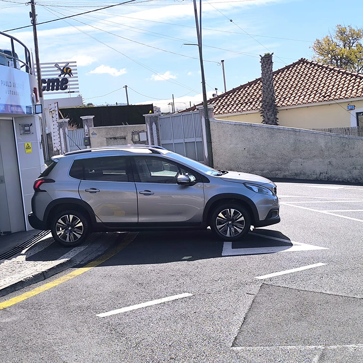 PEUGEOT 2008 ALLURE PURETECH 5