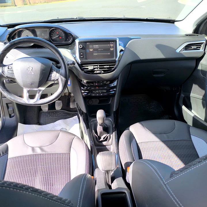 PEUGEOT 2008 ALLURE PURETECH 10