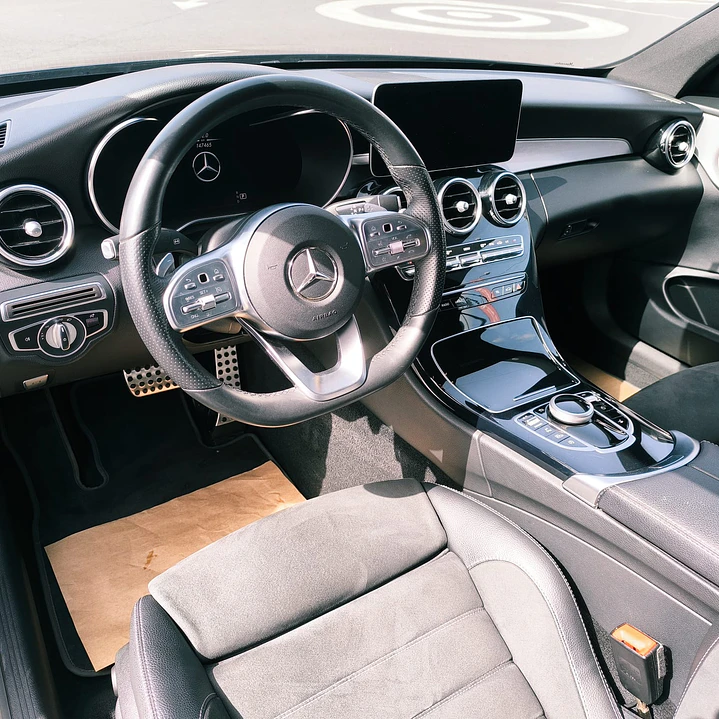 MERCEDES-BENZ C 220D COUPÉ AMG 7