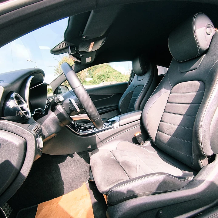 MERCEDES-BENZ C 220D COUPÉ AMG 8