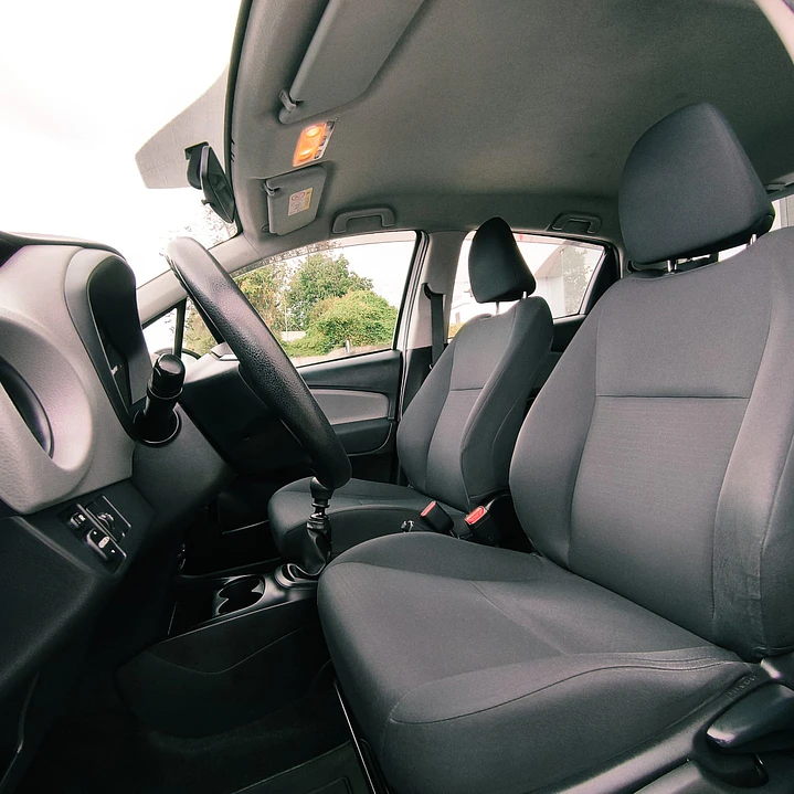 TOYOTA YARIS D-4D COMFORT 8