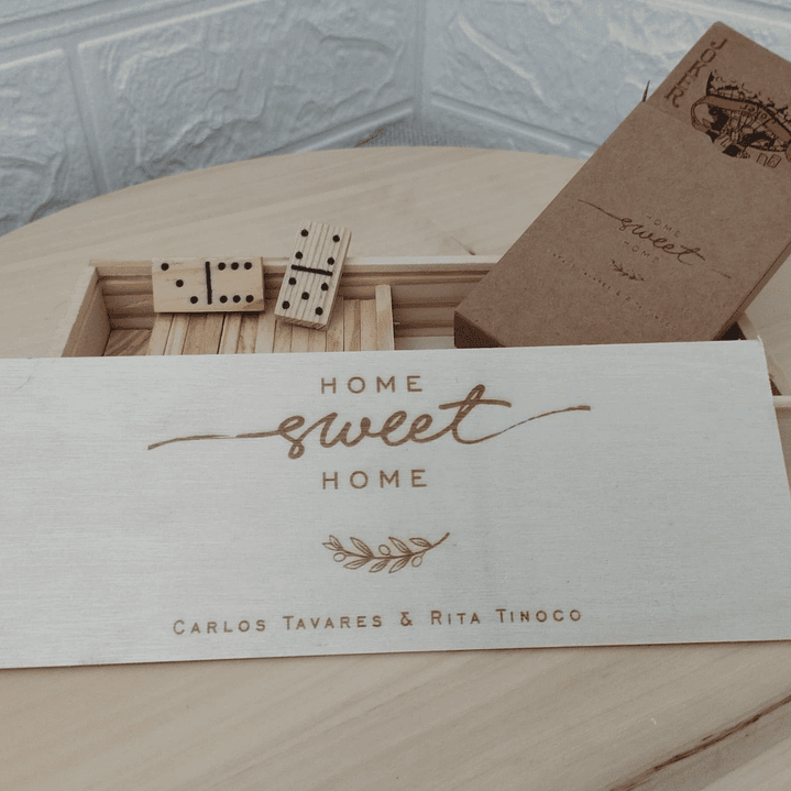 Conjunto de jogos de cartas e dominó 1