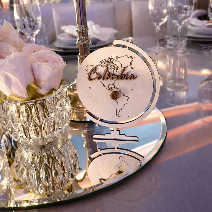 Marcador de Mesa Globo – Personalizado para Casamentos com Tema Viagens 1