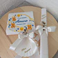 Kit de Batizado Personalizado – Caixa Branca com Imagem a cores criada, Vela, Concha e Toalha  - Thumbnail 1