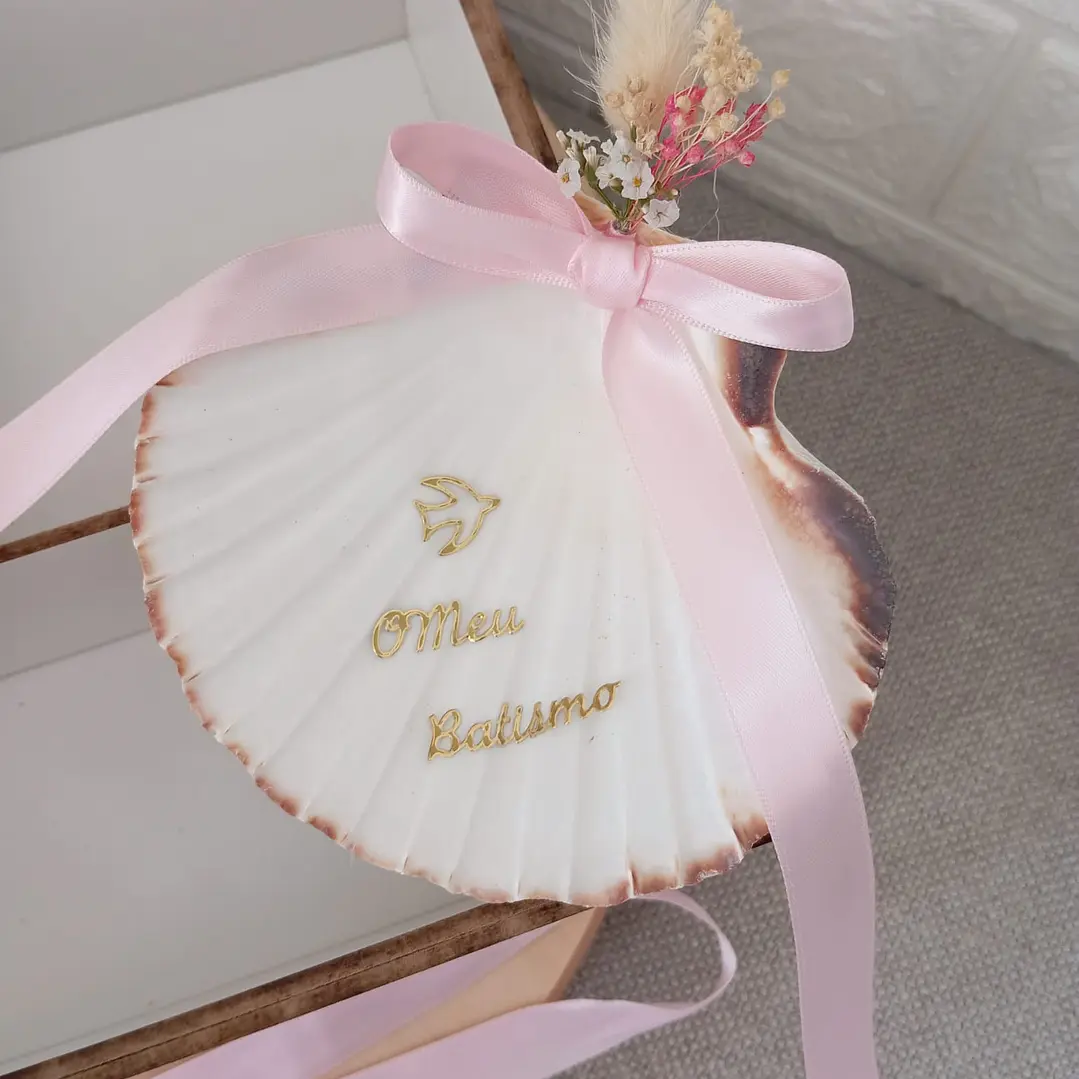 Kit de Batizado Personalizado – Caixa Branca em MDF com Vela, Concha e Toalha 3