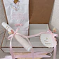 Kit de Batizado Personalizado – Caixa Branca em MDF com Vela, Concha e Toalha - Thumbnail 1