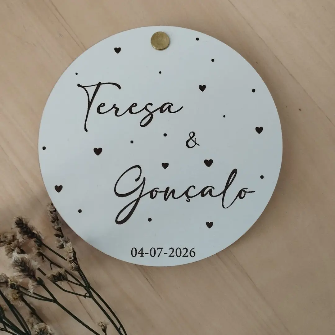 Porta alianças – Caixa Redonda Personalizada com design de noivos  2