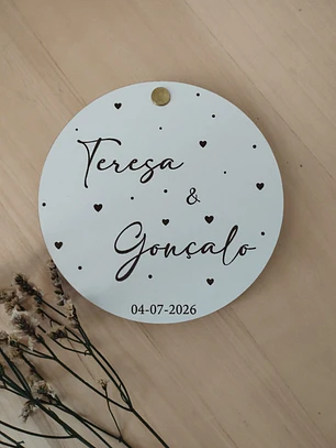Porta alianças – Caixa Redonda Personalizada com design de noivos 