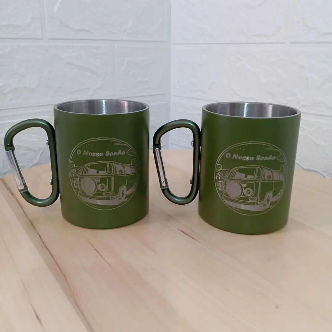 Caneca Metálica com Mosquetão – Leve, Resistente e Ideal para Aventura 1