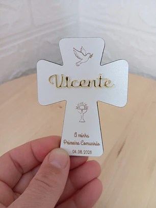 Cruz Personalizada de Primeira Comunhão – com nome em acrílico