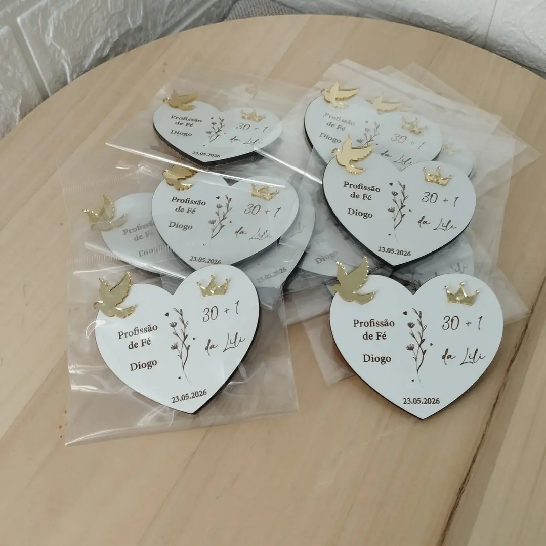 Coração Personalizada de aniversário e profissão de fé – com detalhes em acrílico  1
