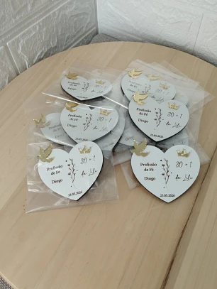 Coração Personalizada de aniversário e profissão de fé – com detalhes em acrílico 