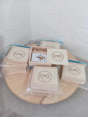 Jogo de cartas e dados Personalizado – Lembrança para casamentos e Eventos 