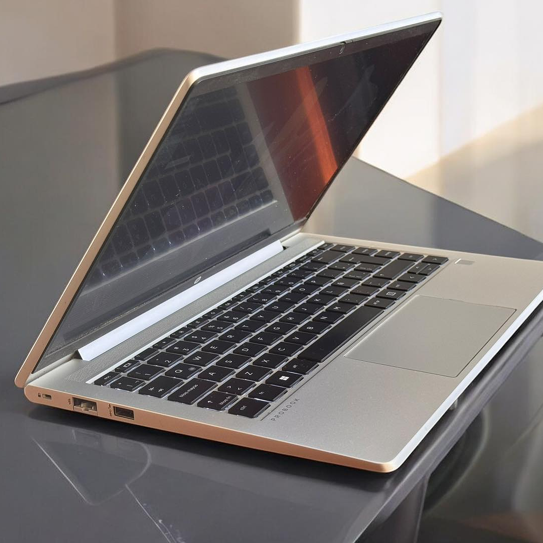 HP Probook 445 G10 / Ryzen 7 7730U / 32GB RAM / 512GB SSD / Pantalla 14 FHD 7