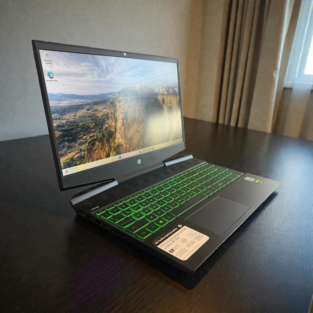 HP Gaming 15 / i7-10750H / GTX 1650 / 1TB SSD / 16GB RAM / Pantalla 15,6 FHD 6