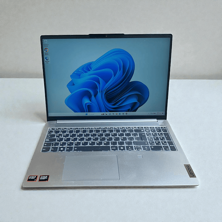 Lenovo Ideapad Slim 5 16AHP / AMD Ryzen 7 8845HS / 16GB RAM / 1TB SSD / Pantalla 16 Pulgadas 7