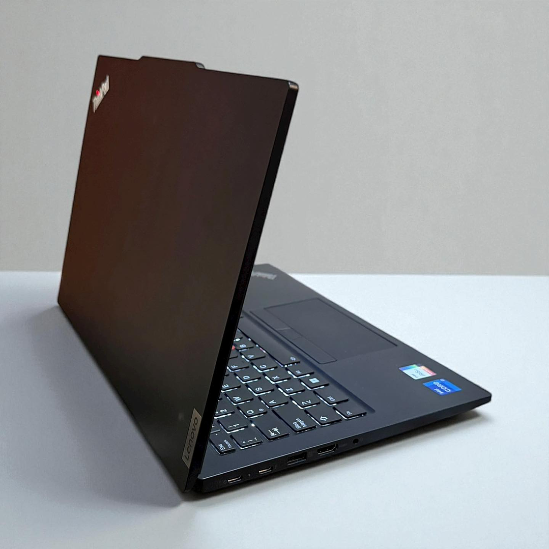 Lenovo Thinkpad E14 Gen 5 / i7-1355U / 16GB RAM / 512GB SSD / Pantalla 14 FHD 2