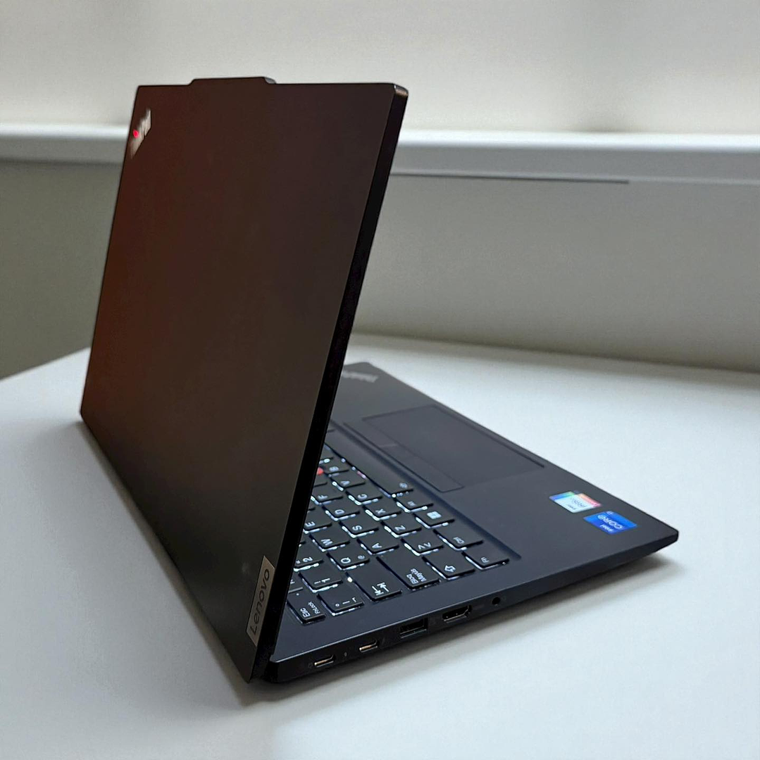 Lenovo Thinkpad E14 Gen 5 / i7-1355U / 16GB RAM / 512GB SSD / Pantalla 14 FHD 3