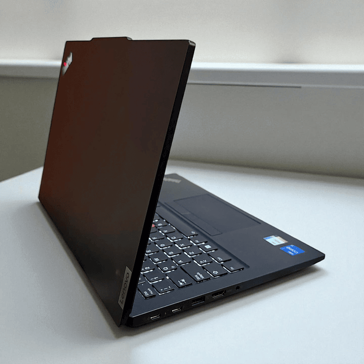 Lenovo Thinkpad E14 Gen 5 / i7-1355U / 16GB RAM / 512GB SSD / Pantalla 14 FHD 3