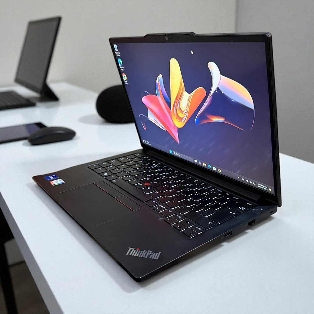 Lenovo Thinkpad E14 Gen 5 / i7-1355U / 16GB RAM / 512GB SSD / Pantalla 14 FHD 4