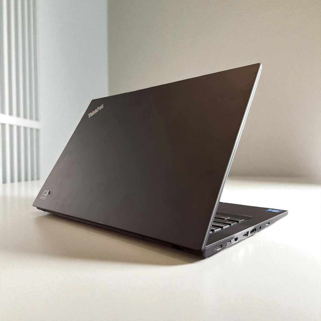 Lenovo Thinkpad P14s Gen 2 / i7-1165G7 / Nvidia Quadro T500 (4GB) / 16GB RAM / Pantalla 14 FHD TOUCH / 512GB SSD 2