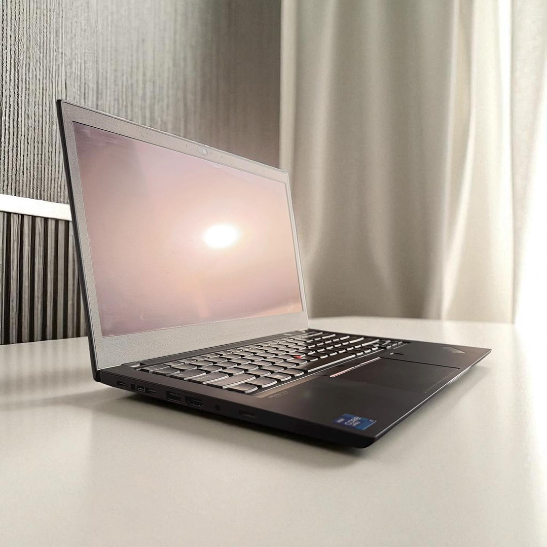 Lenovo Thinkpad P14s Gen 2 / i7-1165G7 / Nvidia Quadro T500 (4GB) / 16GB RAM / Pantalla 14 FHD TOUCH / 512GB SSD 8