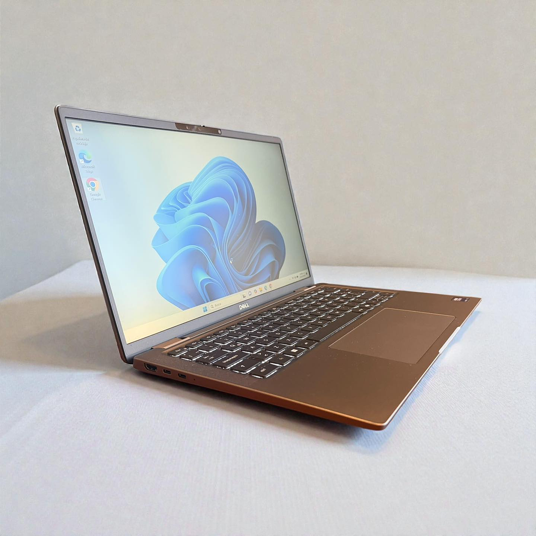 Dell latitude 7450 / Ultra 7 165U / 32GB RAM / 1TB SSD / Pantalla 14 FHD IPS 5